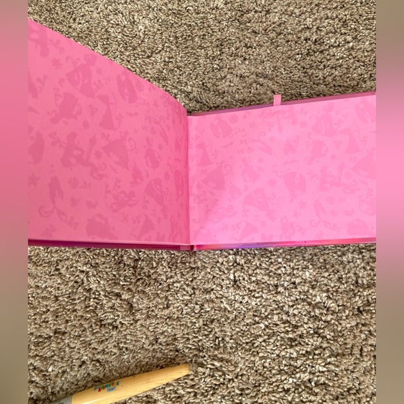 Disney Princess Autograph Book - Picture 13 of 13